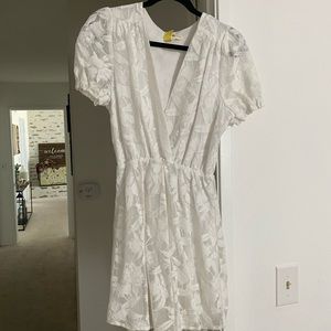 Nightcap SZ 3 (6-8) white floral v neck dress
